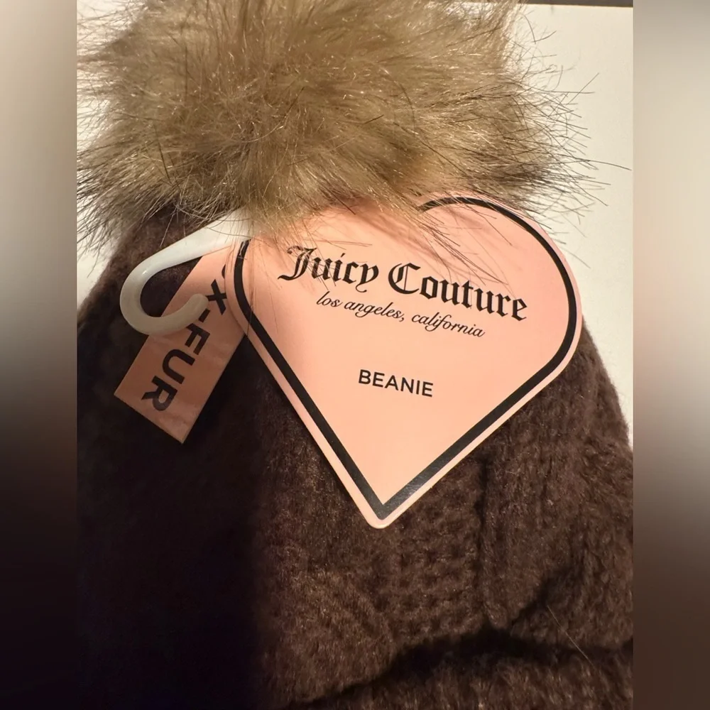 New Women's Juicy Couture w/Heart Charm Knit Faux Fur Pom Brown Beanie Hat